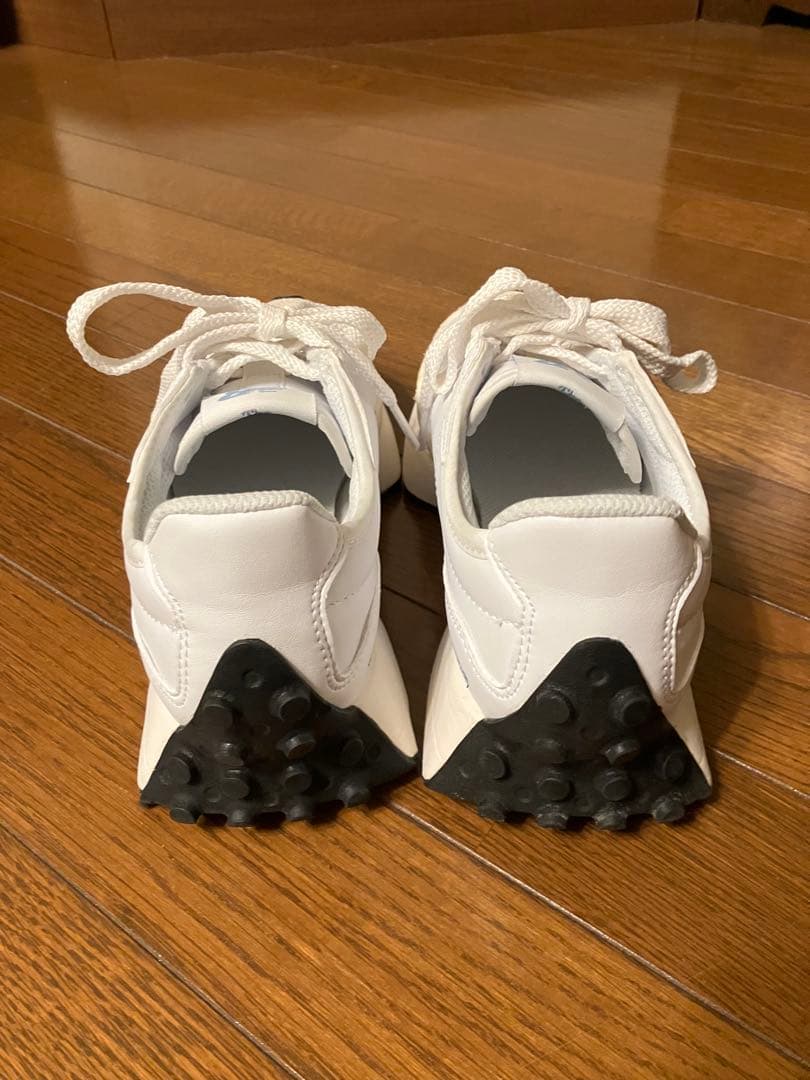 ニューバランス New Balance 327ホワイト×ブルー / 24.0cm