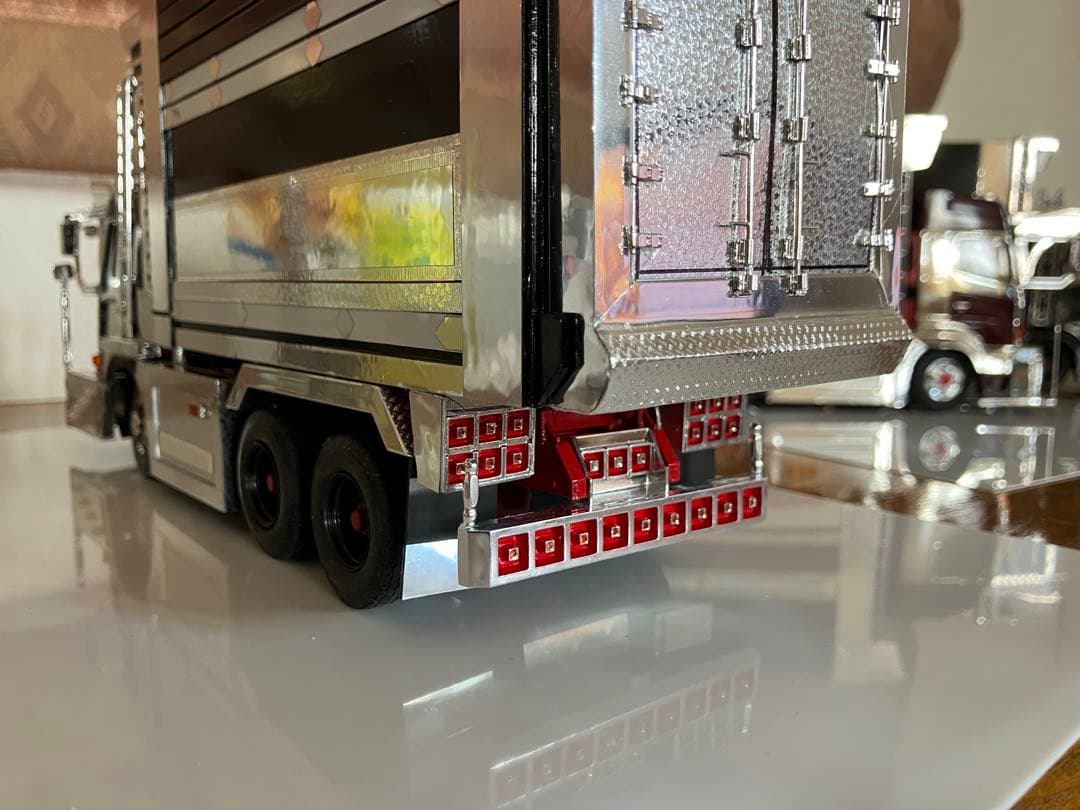 デコトラ、アオシマ、ザ•グレートデカ箱ダンプ1／32完成品