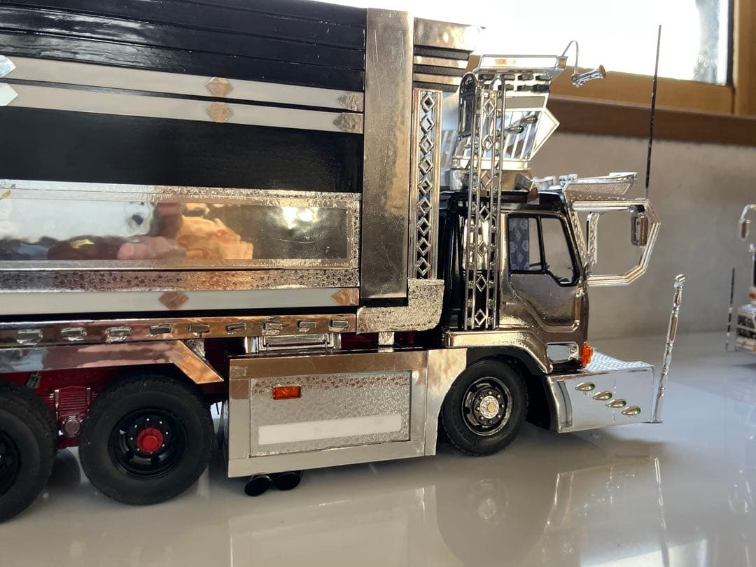 デコトラ、アオシマ、ザ•グレートデカ箱ダンプ1／32完成品