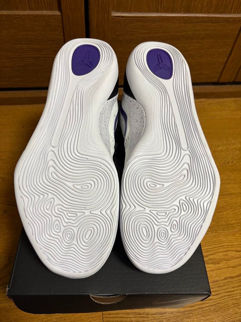 Nike Kobe9 バスケットシューズ ホワイト/パープル