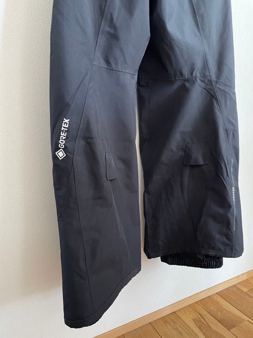 BURTON ウィメンズ ゴアテックスビブパンツ ブラック