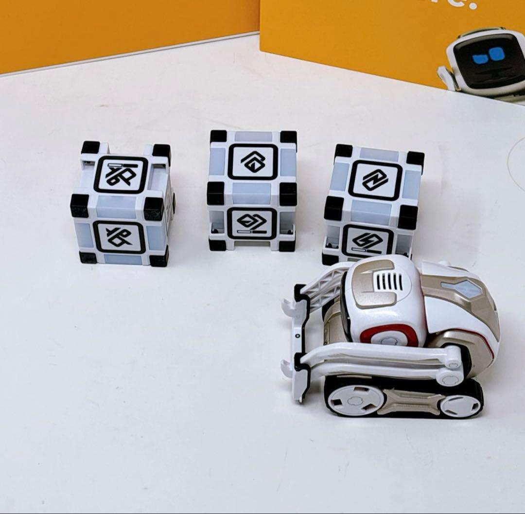 Cozmo ロボット
