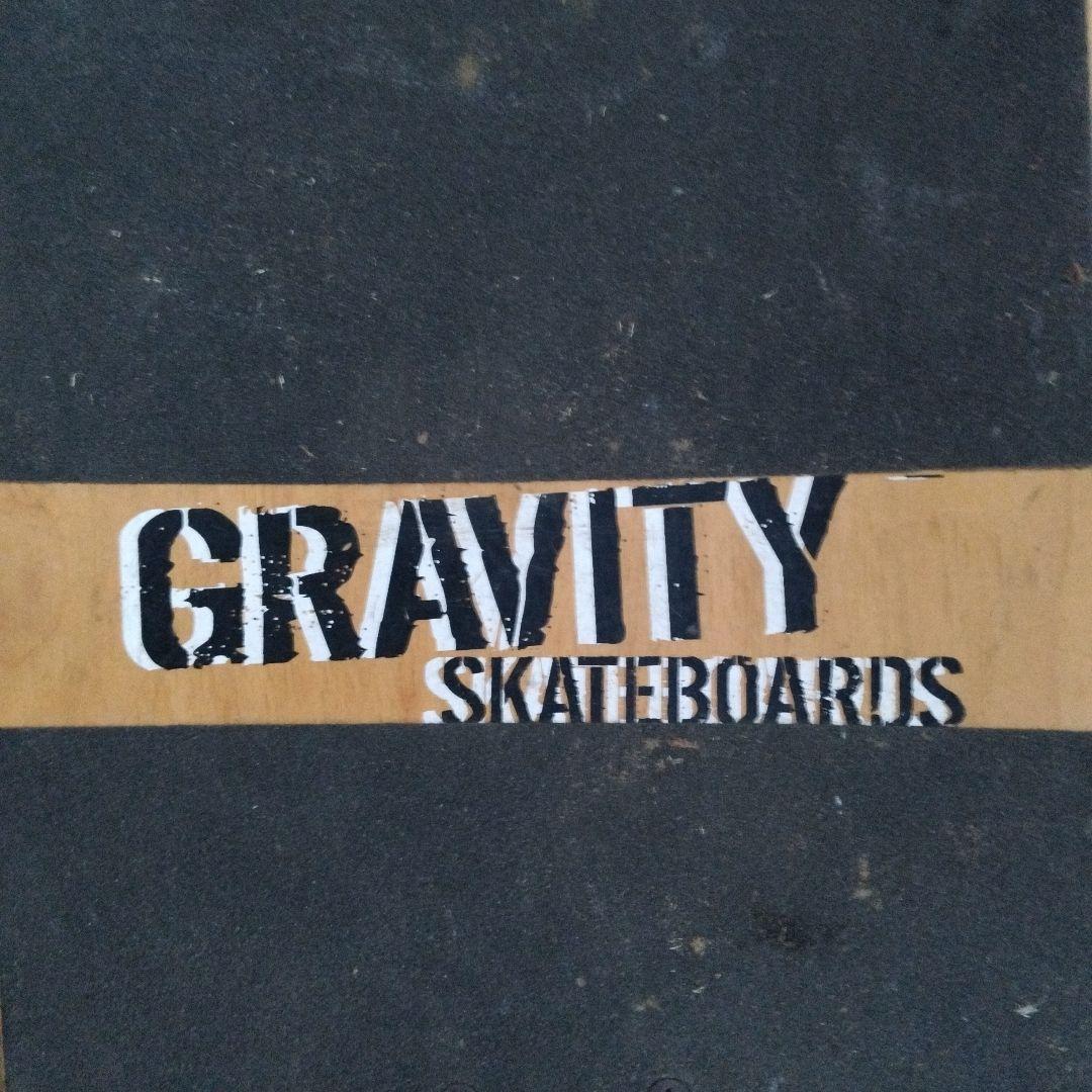 GRAVITY SKATEBOARDS スケートボード