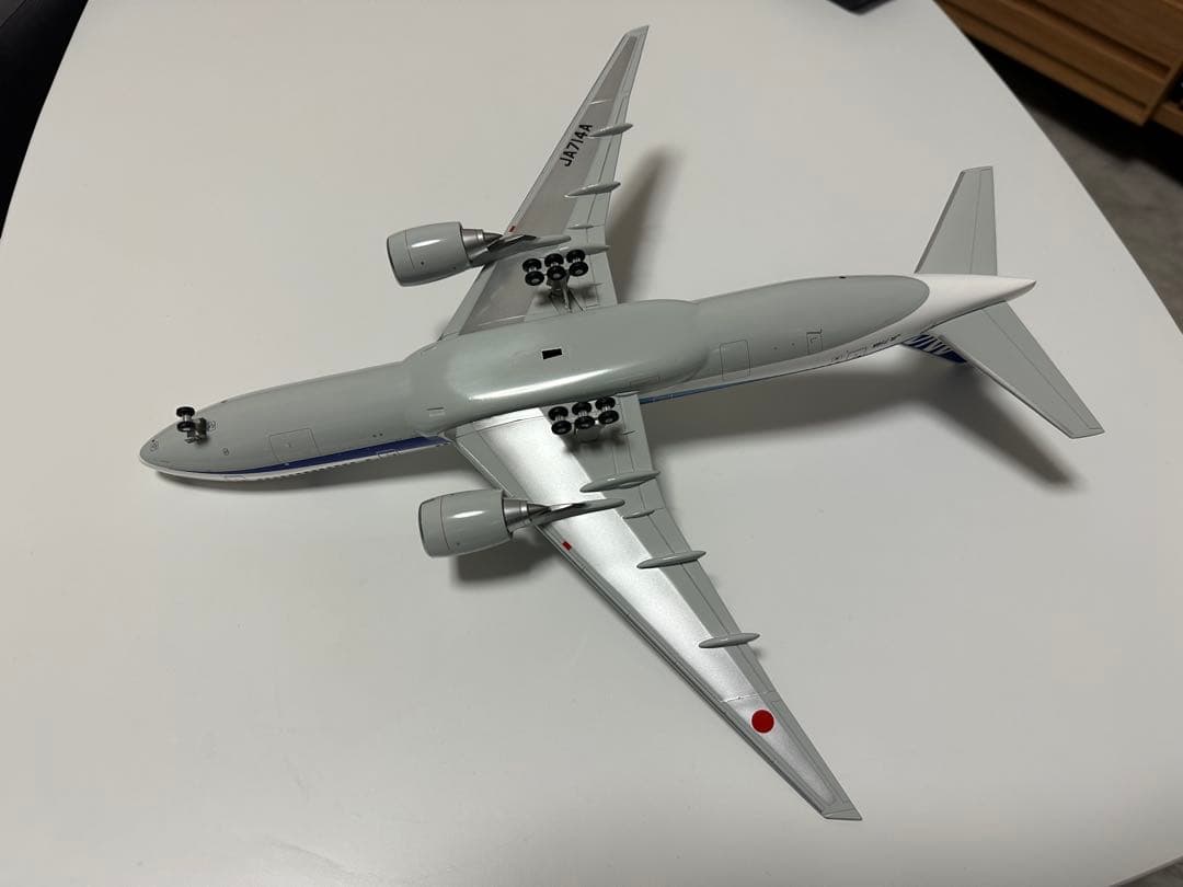 ANA 1/200 NH20077 B777-200 IOJタグ付きJA714A