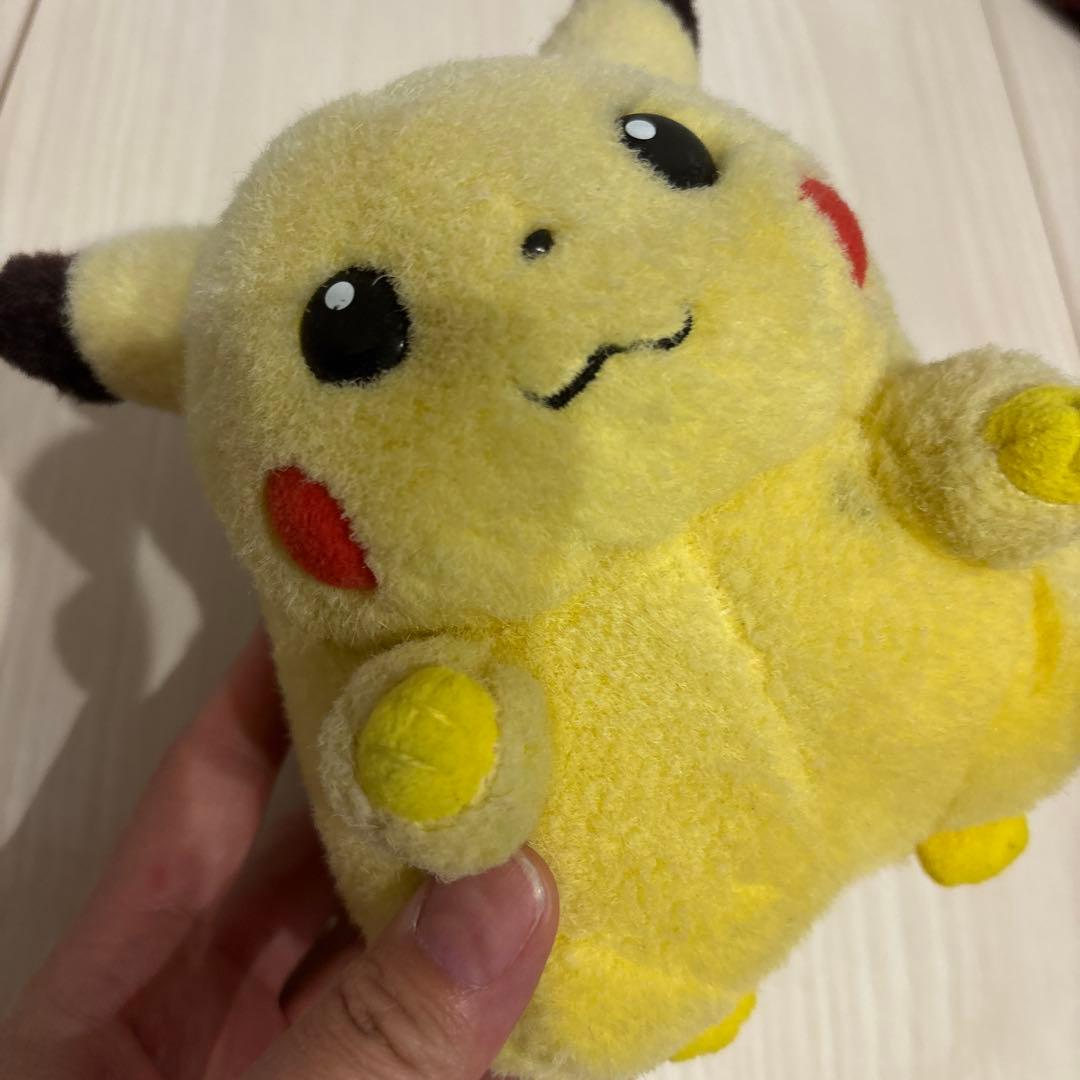 ピカチュウ ぬいぐるみ 初期 TOMY おなかを押すとなくヨ