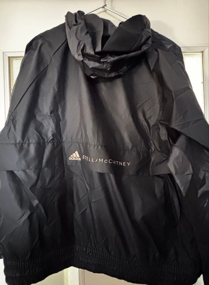 新品⭐︎ADIDAS BY STELLA MCCARTNEY のアウターです。