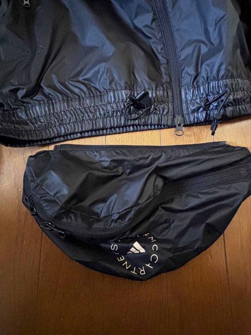 新品⭐︎ADIDAS BY STELLA MCCARTNEY のアウターです。