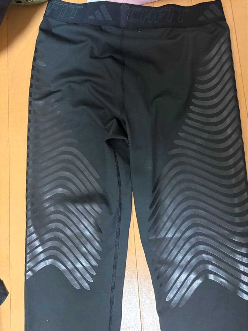 adidas TECHFIT ブラック トレーニングパンツ