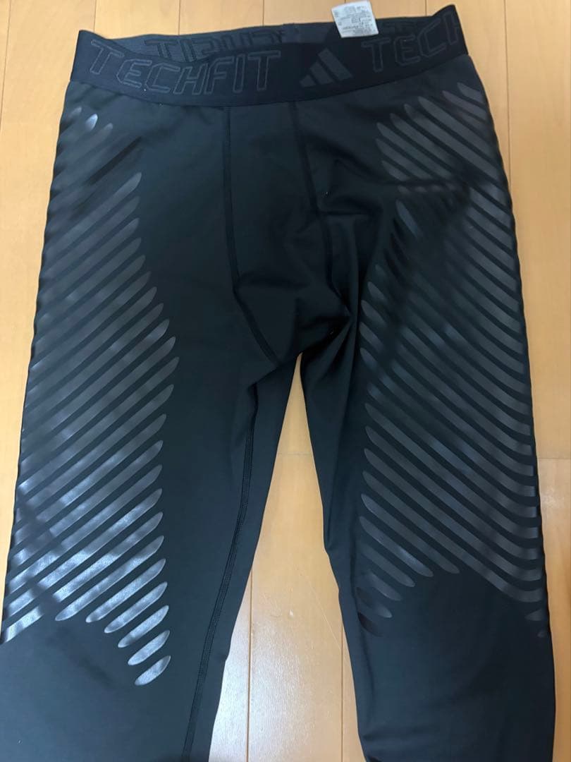 adidas TECHFIT ブラック トレーニングパンツ