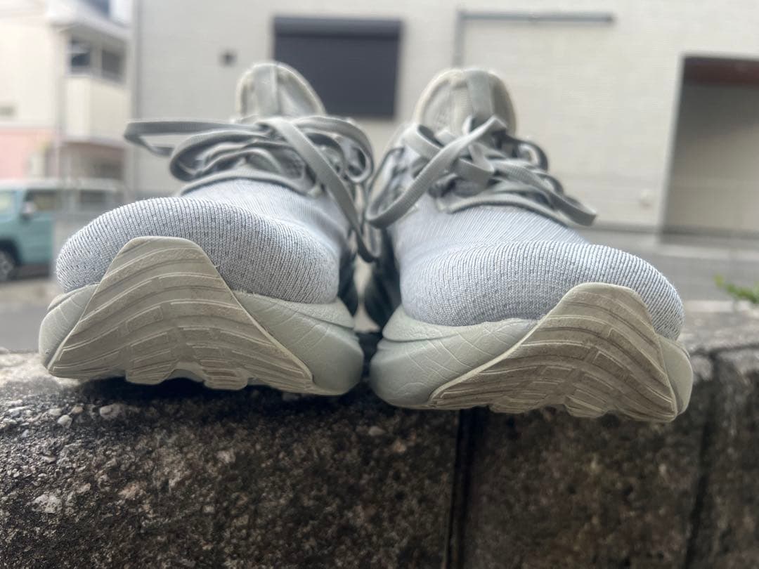 ASICS GEL-NIMBUS 28グレー ランニングシューズ