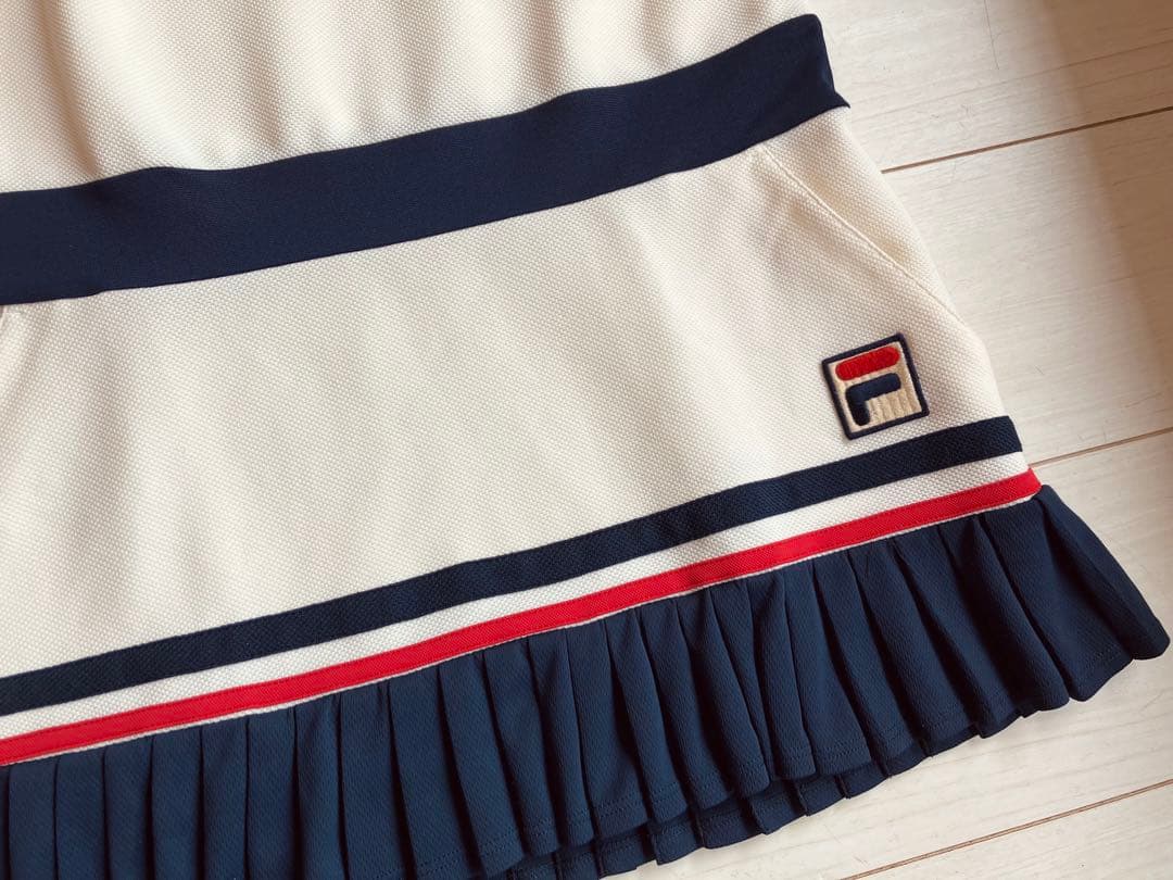 美品＊FILAフィラ＊クリーム色×紺の裾プリーツが可愛いテニスワンピースXL