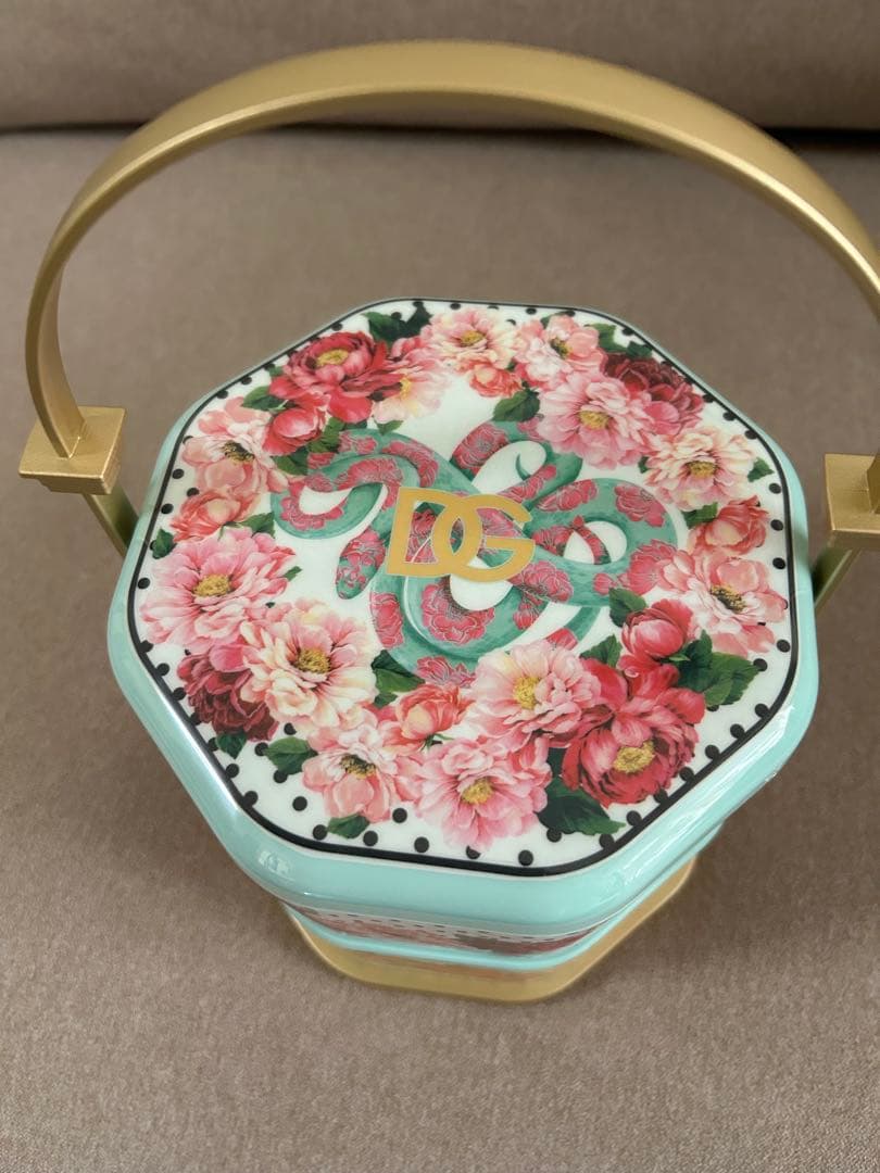 DOLCE & GABBANA 花柄スィーツボックス非売品