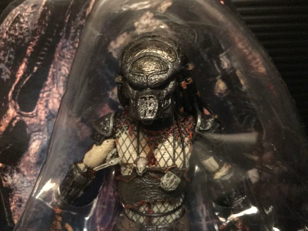 新品未開封　NECA ボアプレデター アクションフィギュア