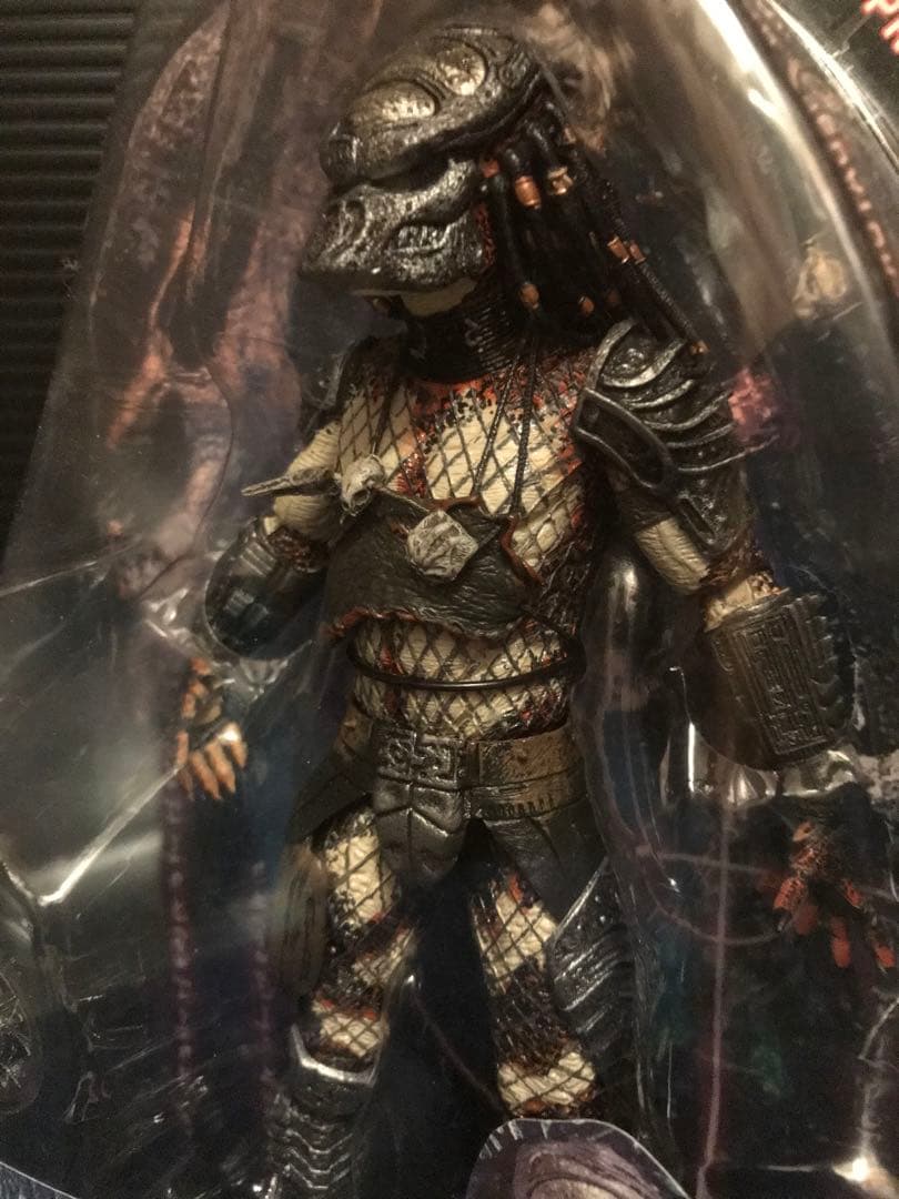 新品未開封　NECA ボアプレデター アクションフィギュア