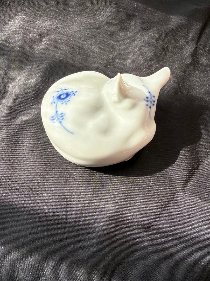 ロイヤルコペンハーゲン　フィギュリン　ブルーフルーテッド　猫　ネコ　眠り猫