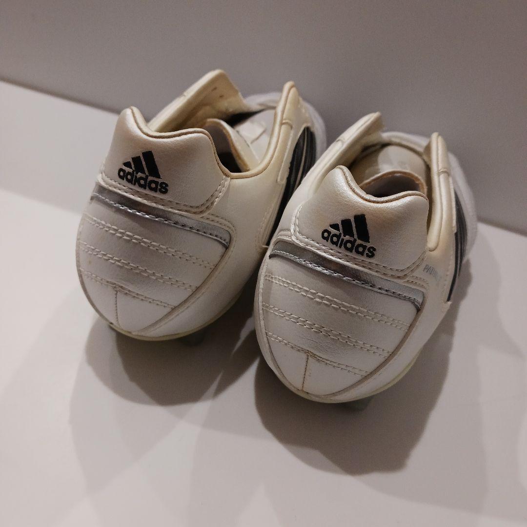 25.5cm パティーク X アディダス ランニングホワイトサッカースパイク