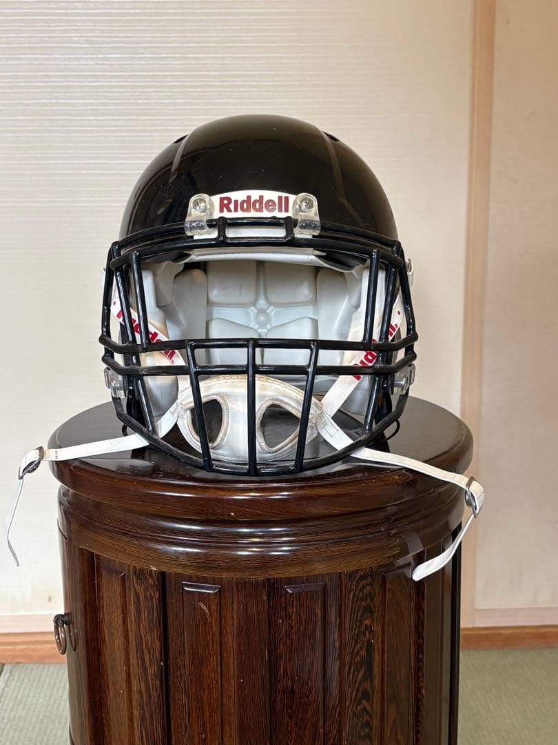 Riddellアメリカンフットボールヘルメット　黒