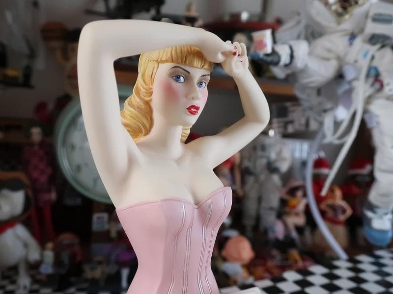 バレリーナ レトロガール フィギュア 像 ピンナップガール