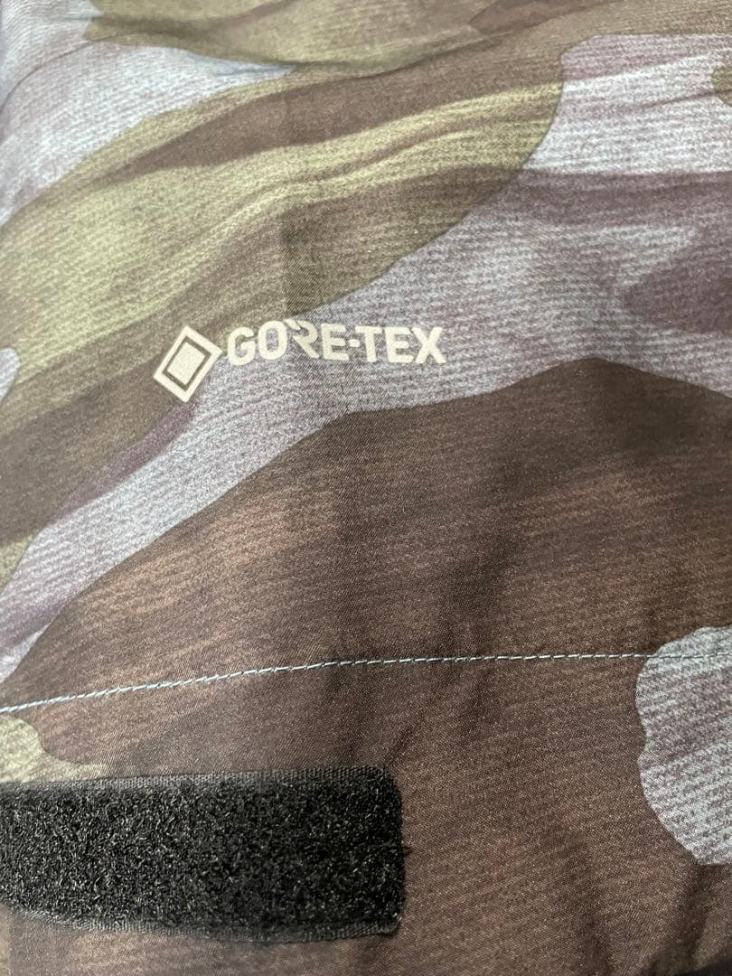 686 スノーボードウェア　Lサイズ　美品　GORE-TEX カモフラージュ