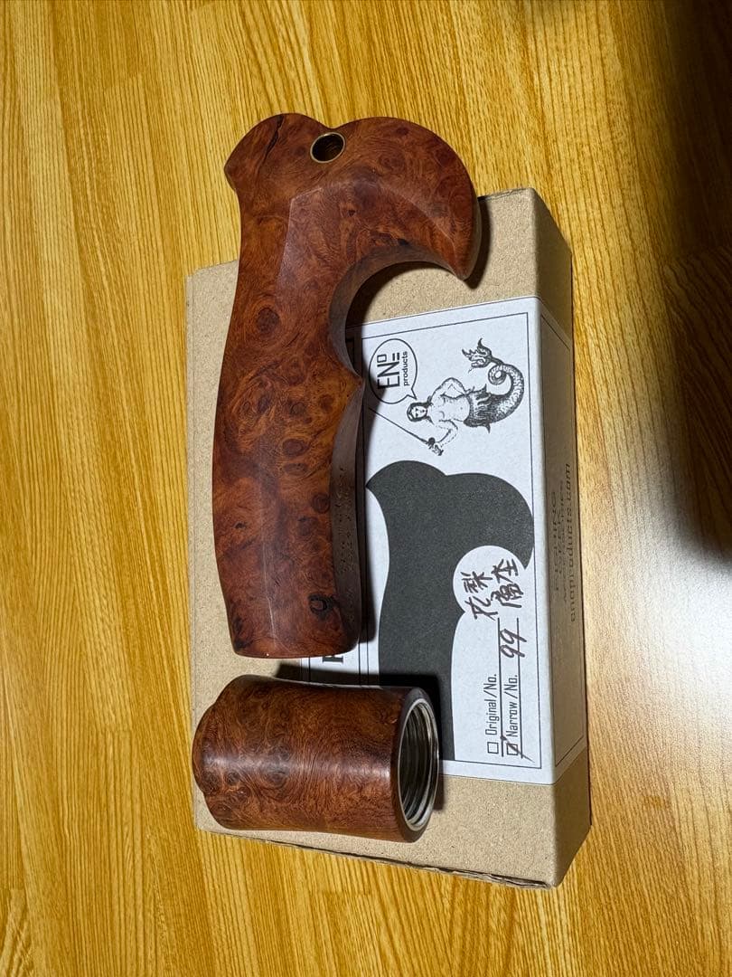 イーナンバープロダクツ　グリップ　花梨瘤