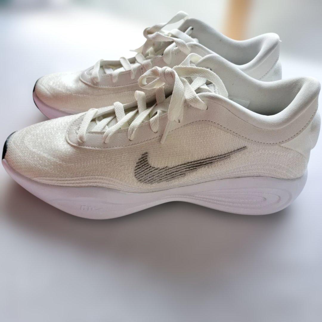 【試し履きのみ】Nike GTハッスルアカデミー　バッシュ 26cm