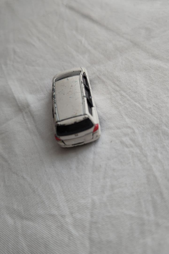 トミカ ホワイト ミニバン ミニカー