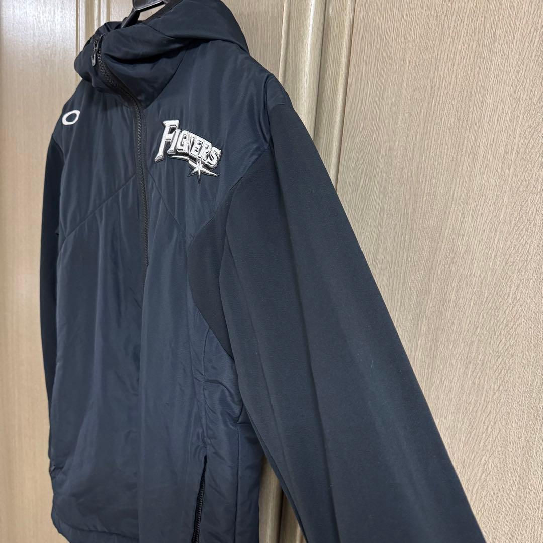 【美品！】日本ハムファイターズ オークリー中綿ジャケット XLサイズ/ブラック