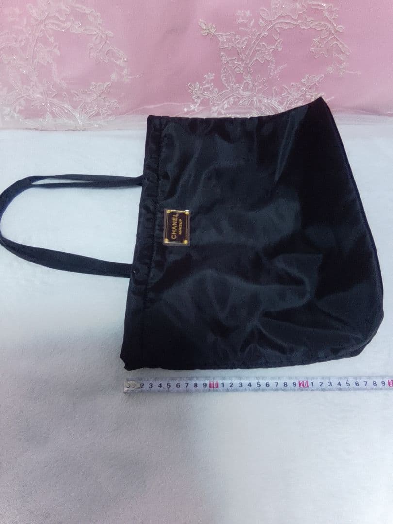 CHANEL のブラック ナイロン製トートバッグ