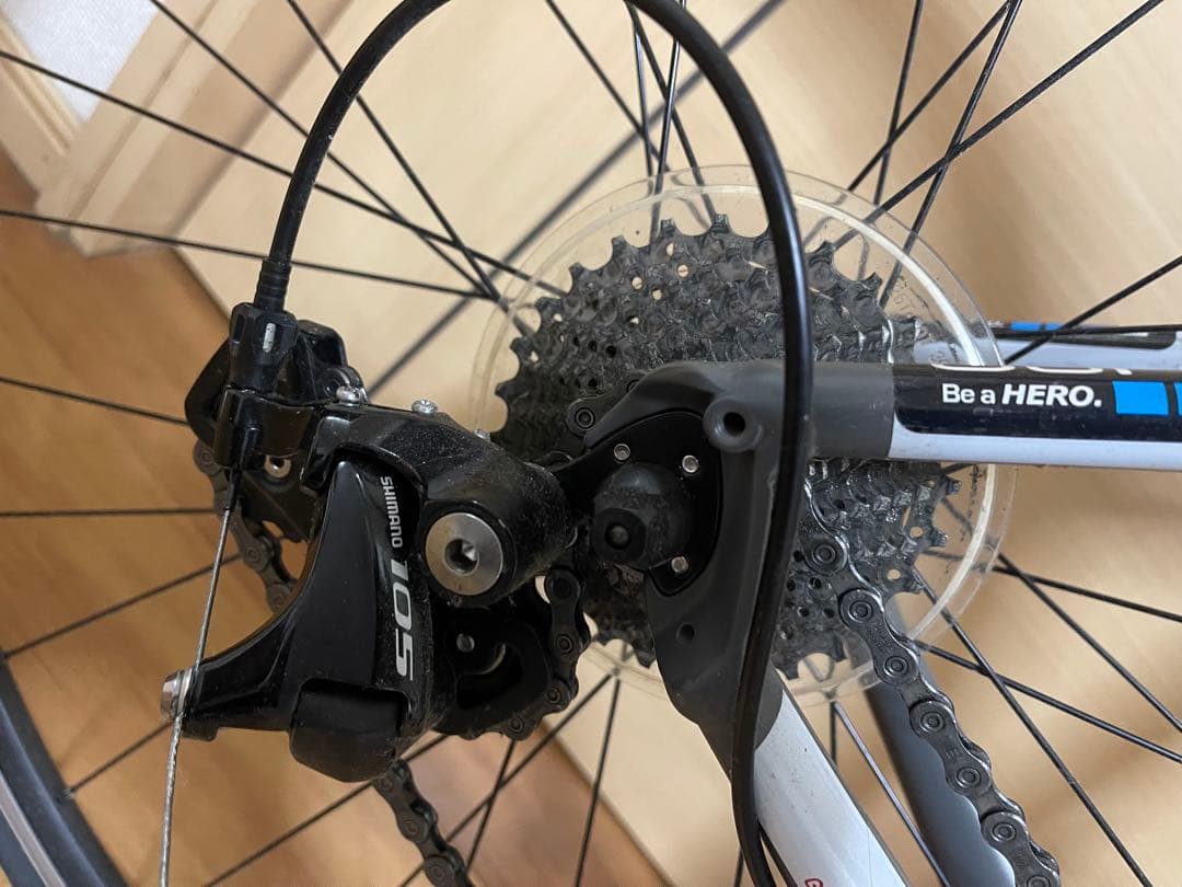 FOCUS CAYO AL 105 ロードバイク グレー/レッド