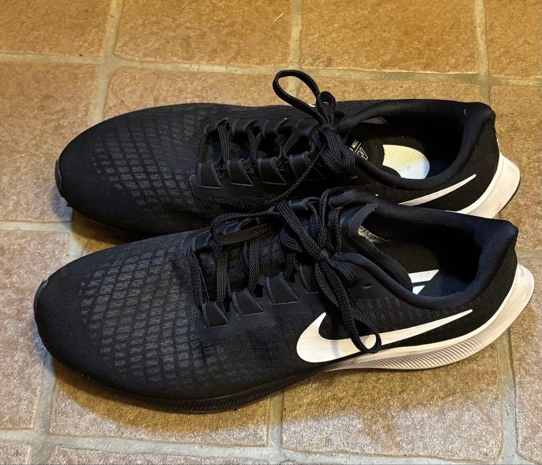 【値段交渉可能】Nike ランニングシューズ ブラック　28.5cm