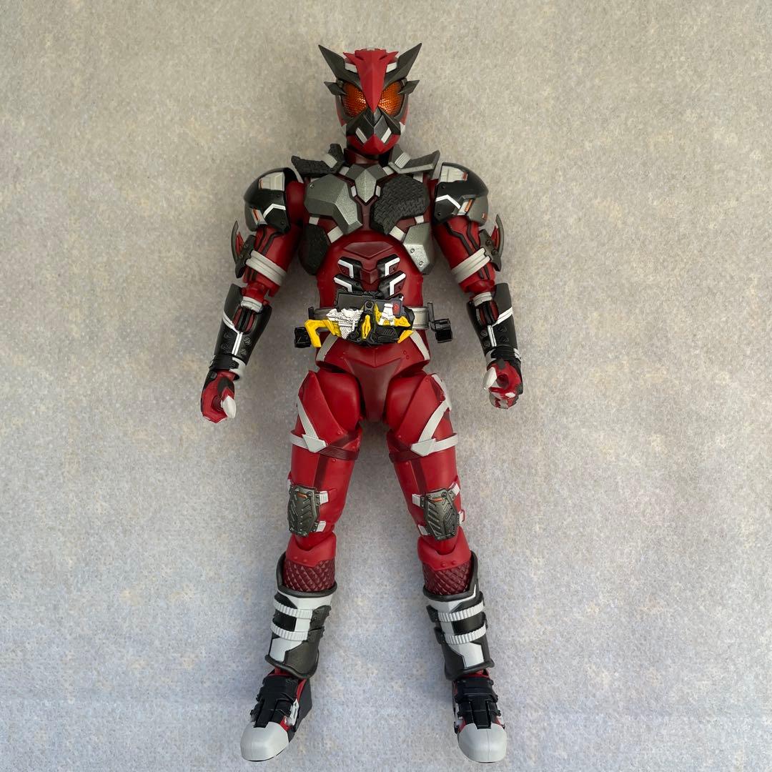 S.H.Figuartsフィギュアーツ 仮面ライダー雷
