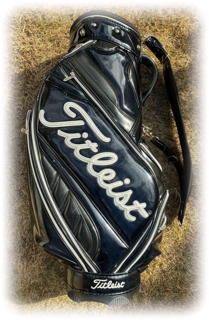 最安値☆大人気☆Titleist ブラックゴルフバッグ9.5型 エナメル☆おまけ