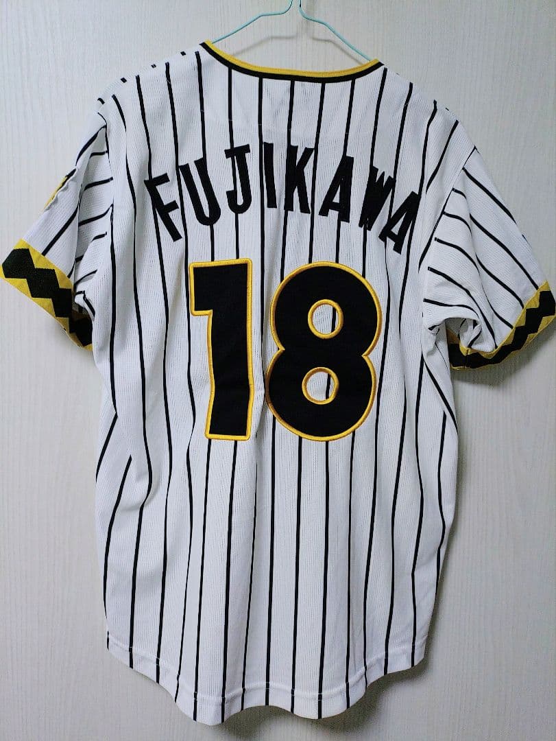 阪神タイガースユニフォーム(藤川投手モデル)
