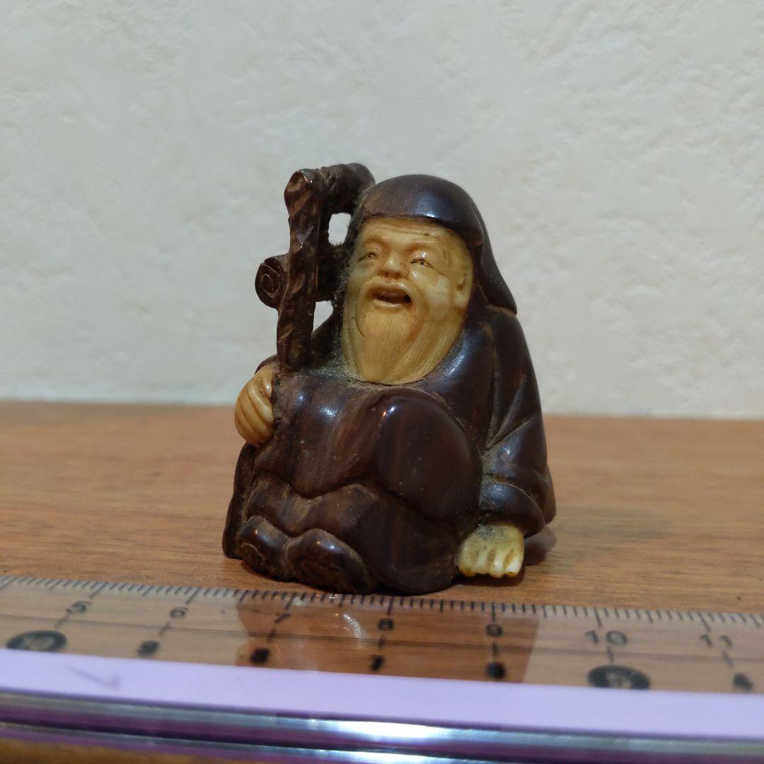 時代提物 縁起物根付 木彫り×天然素材 【寿老人】高さ約4.8cm 重さ約38ｇ