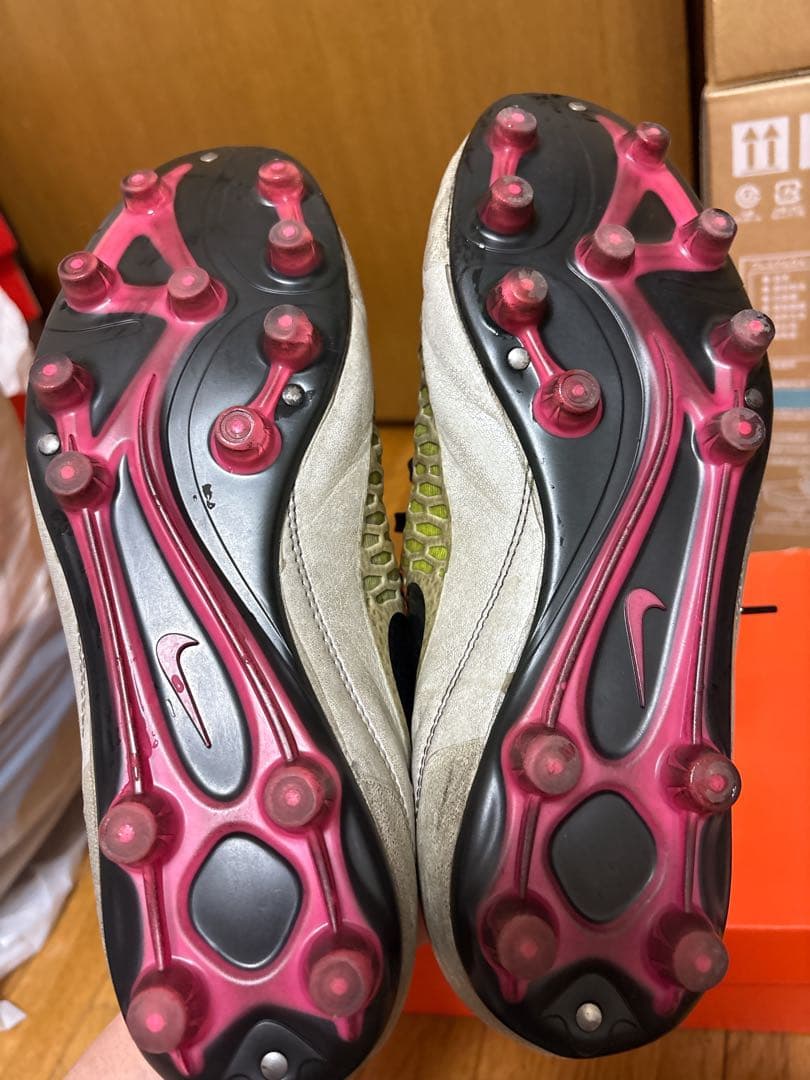 Nike サッカーシューズスパイク マジスタ オーパス　ACC 廃盤
