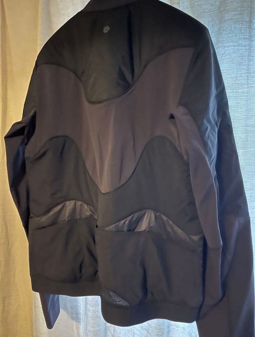 【最終値下げ】新品・未使用 ルルレモン ランニングジャケット