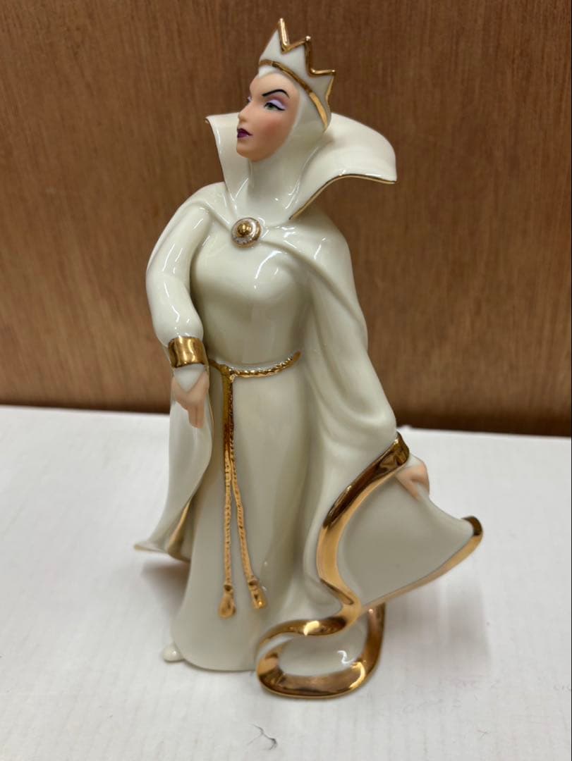 ディズニーレノックス 白雪姫 クイーン女王