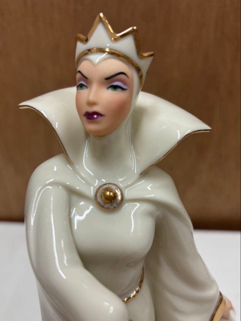 ディズニーレノックス 白雪姫 クイーン女王