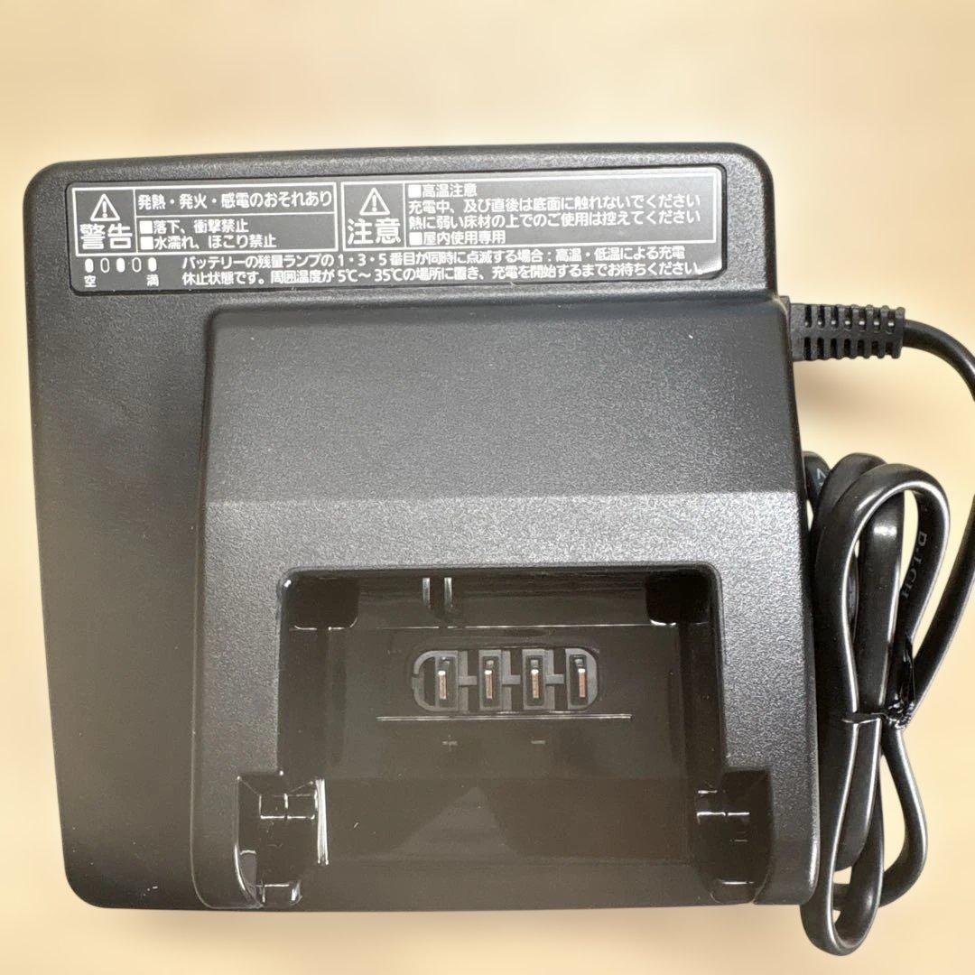 【新品未使用】Panasonic 電動自転車 NKJ075Z バッテリー充電器