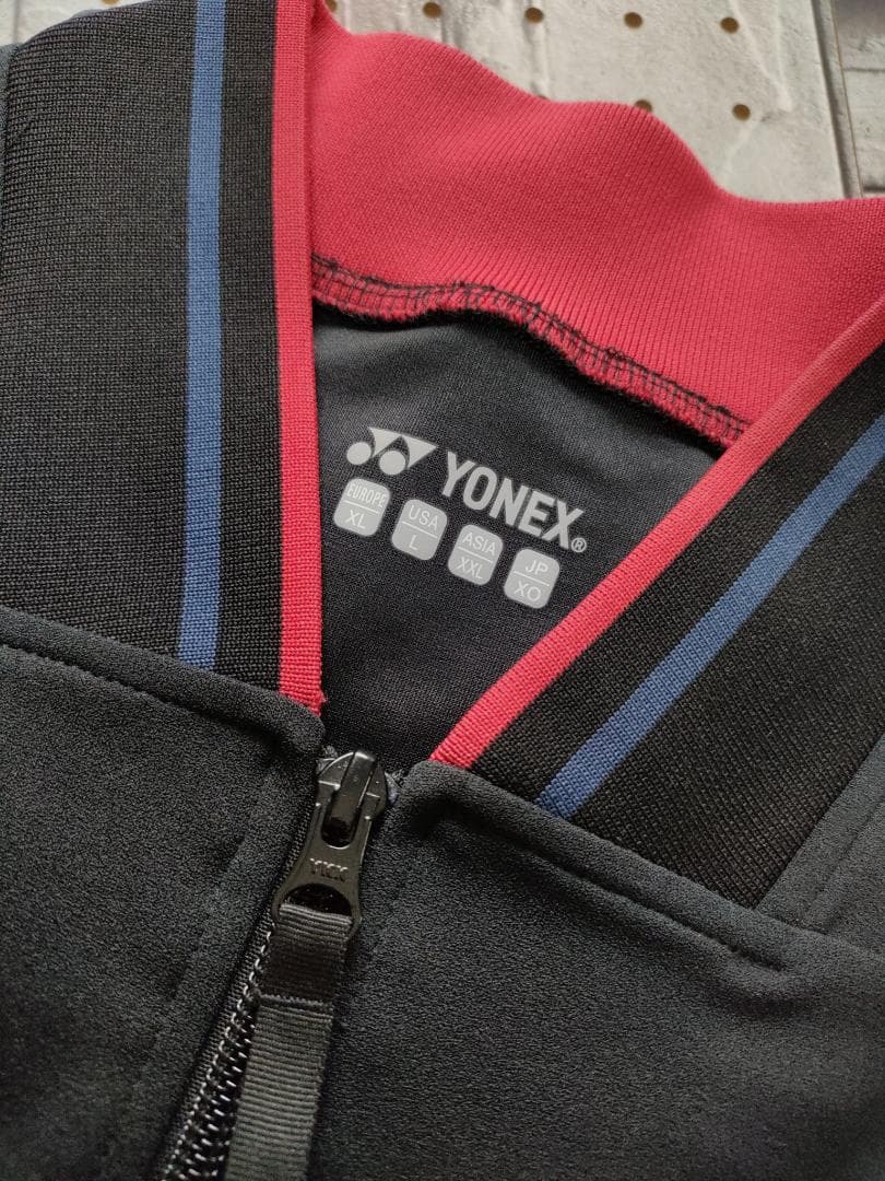 yonex ヨネックス　ウォームアップシャツ
