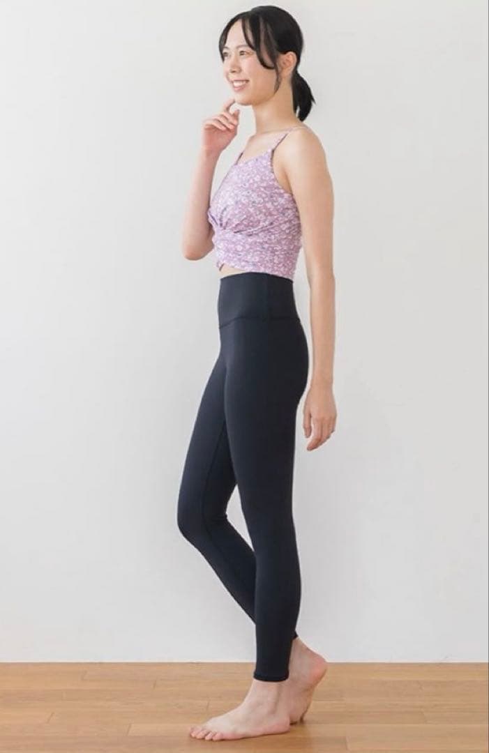 新品【SUKALA】Ｌ　小花柄 ショートタンクトップ＆レギンスセット ラバ　ヨガ