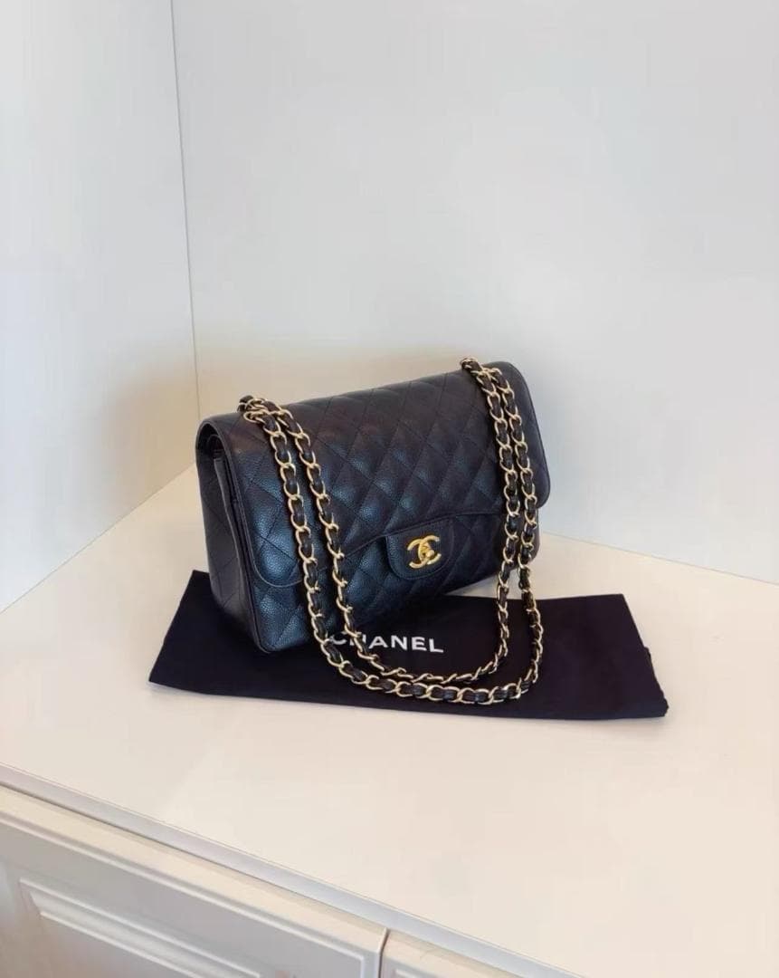 CHANEL ブラックレザーショルダーバッグ