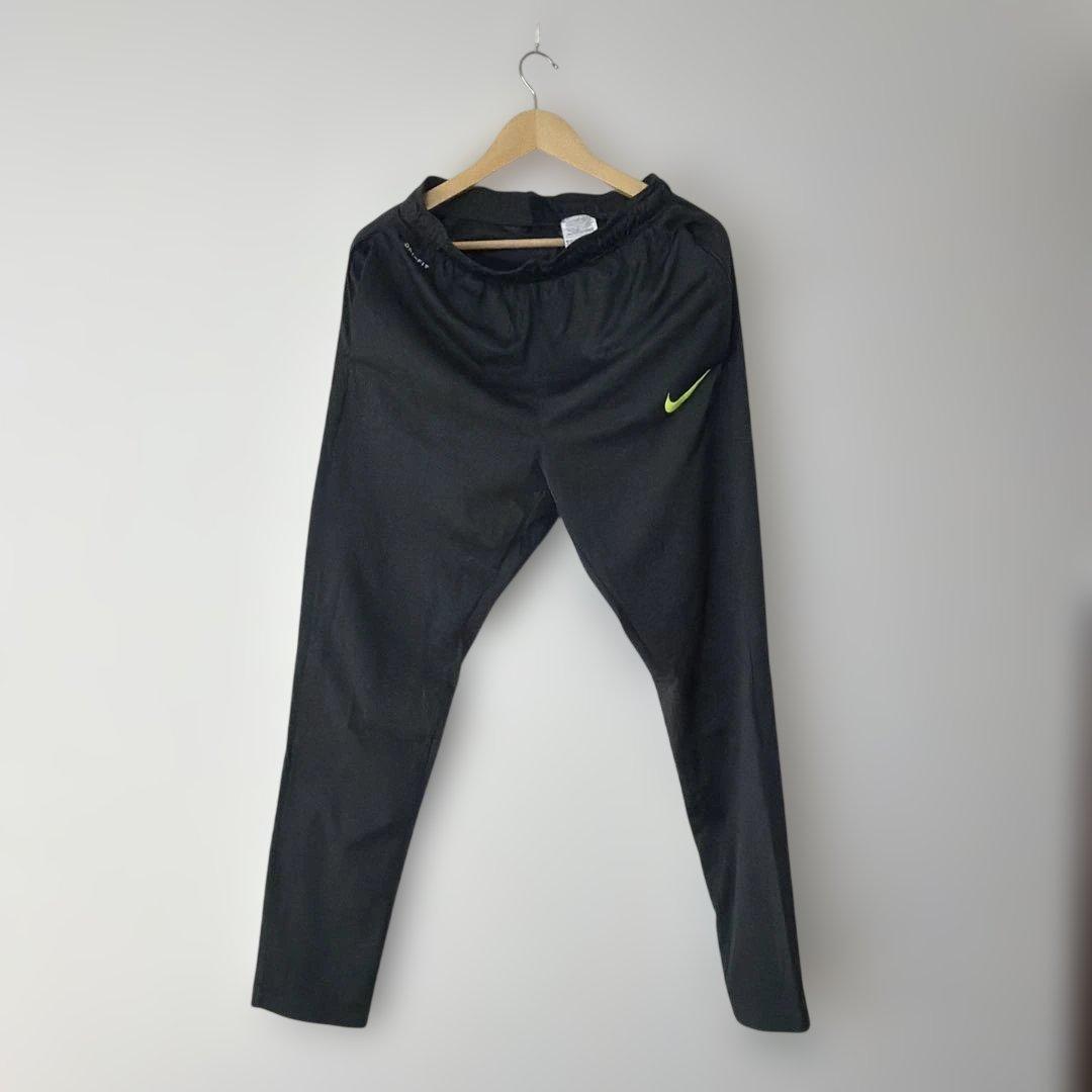 Nike グリーン/イエロー ジャケット・パンツセット