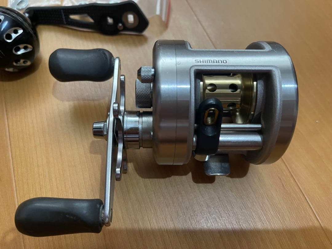 SHIMANO CALCUTTA 200 ベイトリール