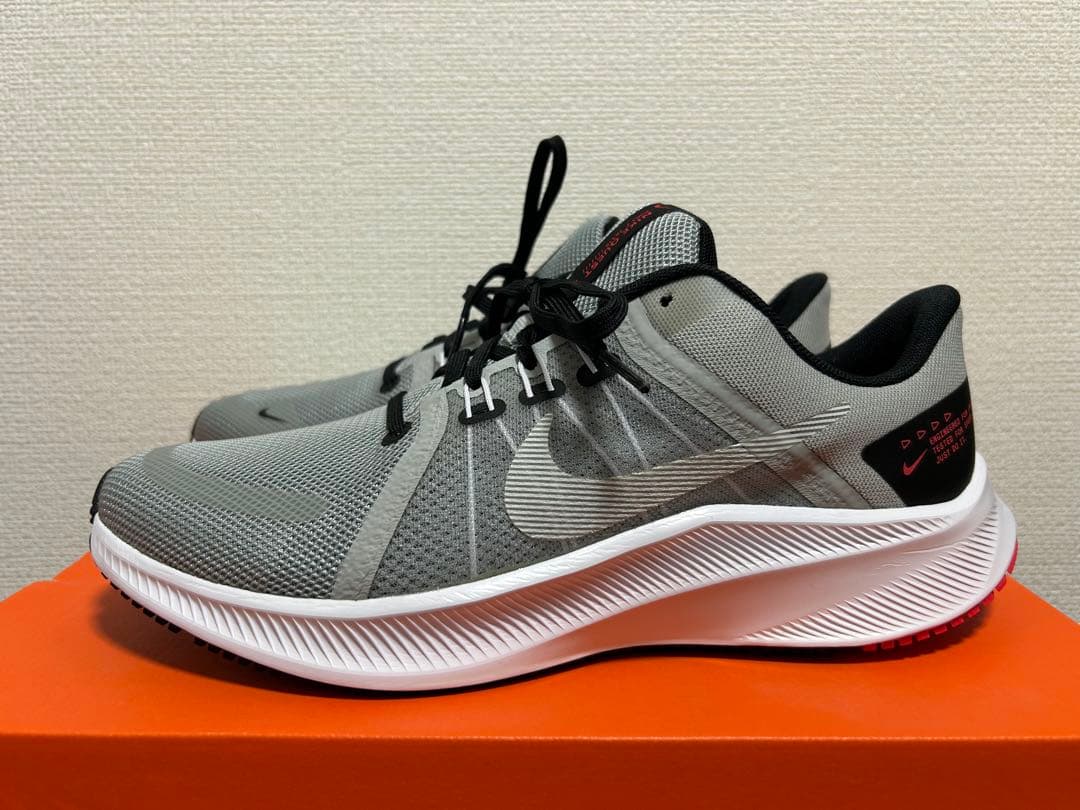 【新品未使用】NIKE QUEST4 DA105 007 26cm