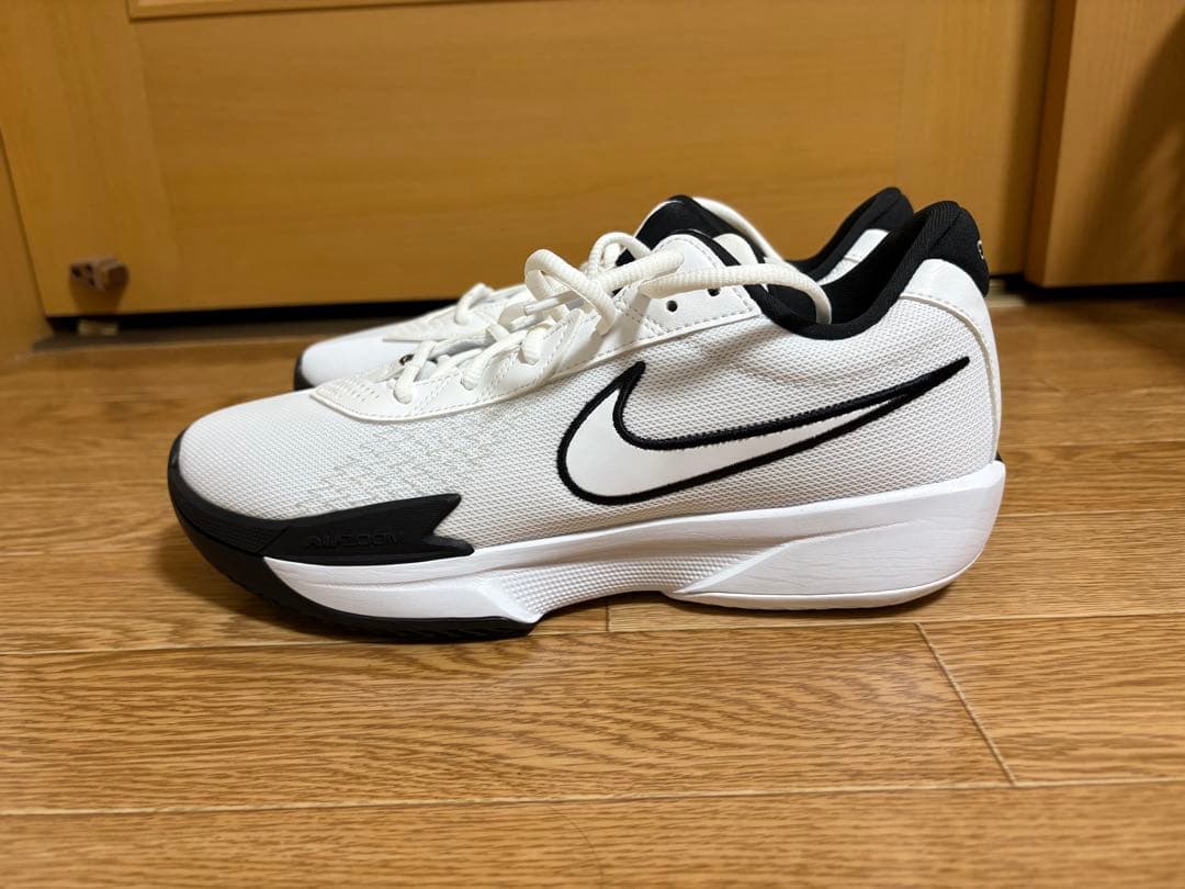 NIKEバスケシューズ G.T. カット アカデミー EP ローカット 白