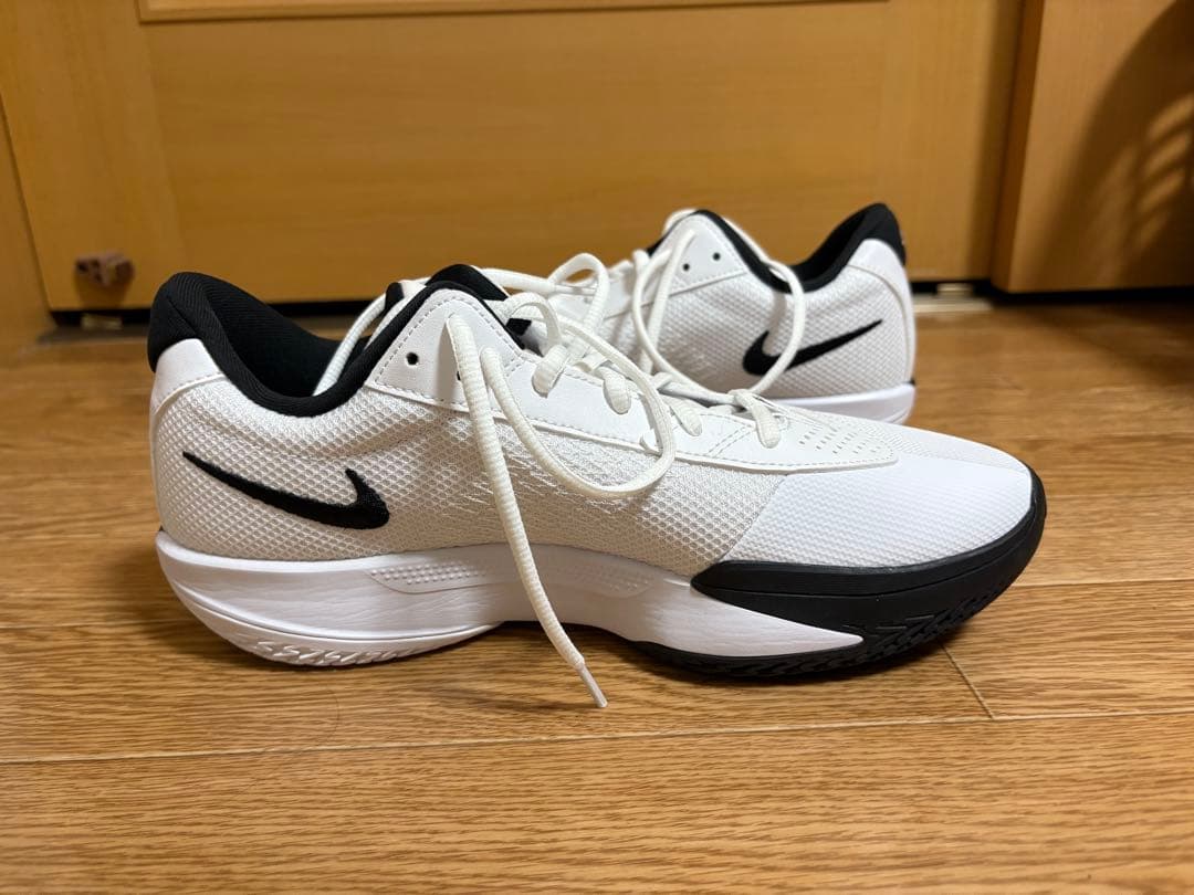 NIKEバスケシューズ G.T. カット アカデミー EP ローカット 白