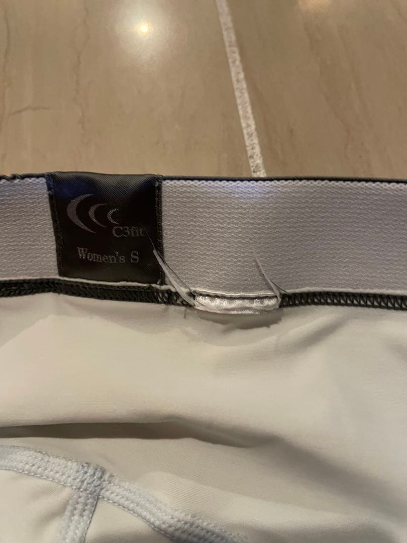 c3fitパフォーマンスロングタイツSサイズ白ボールポケット両サイド有り