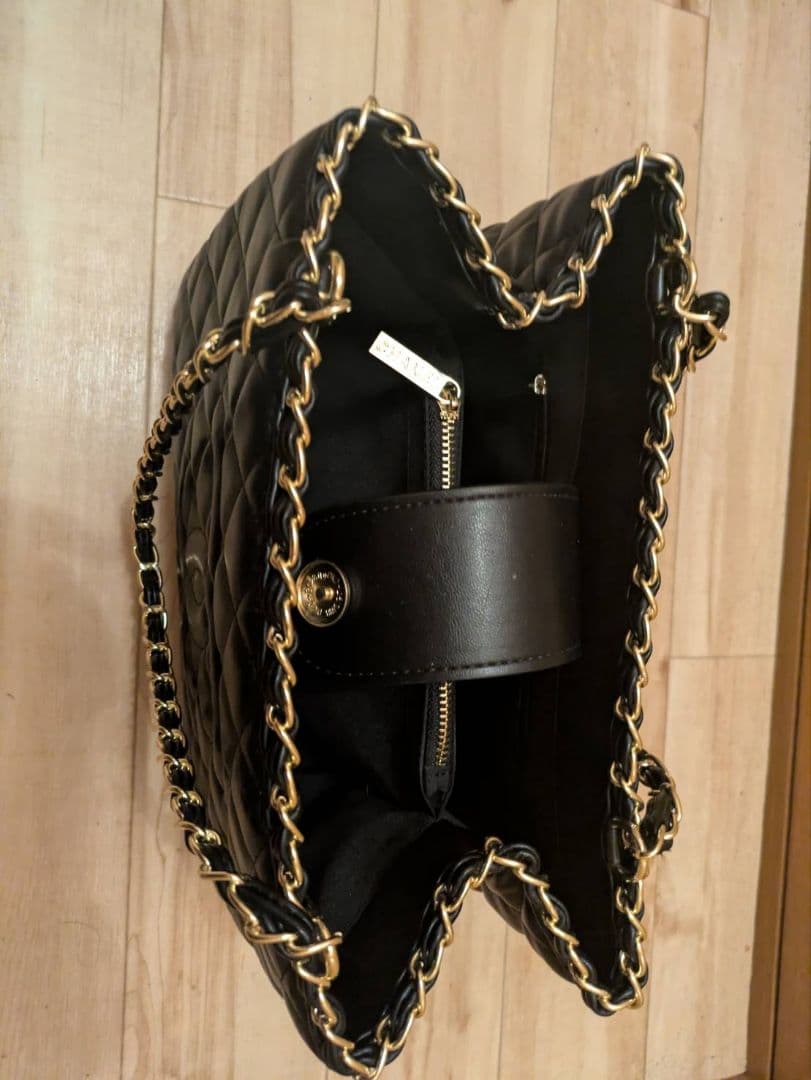 CHANEL ノベルティブラック キルティングバッグ