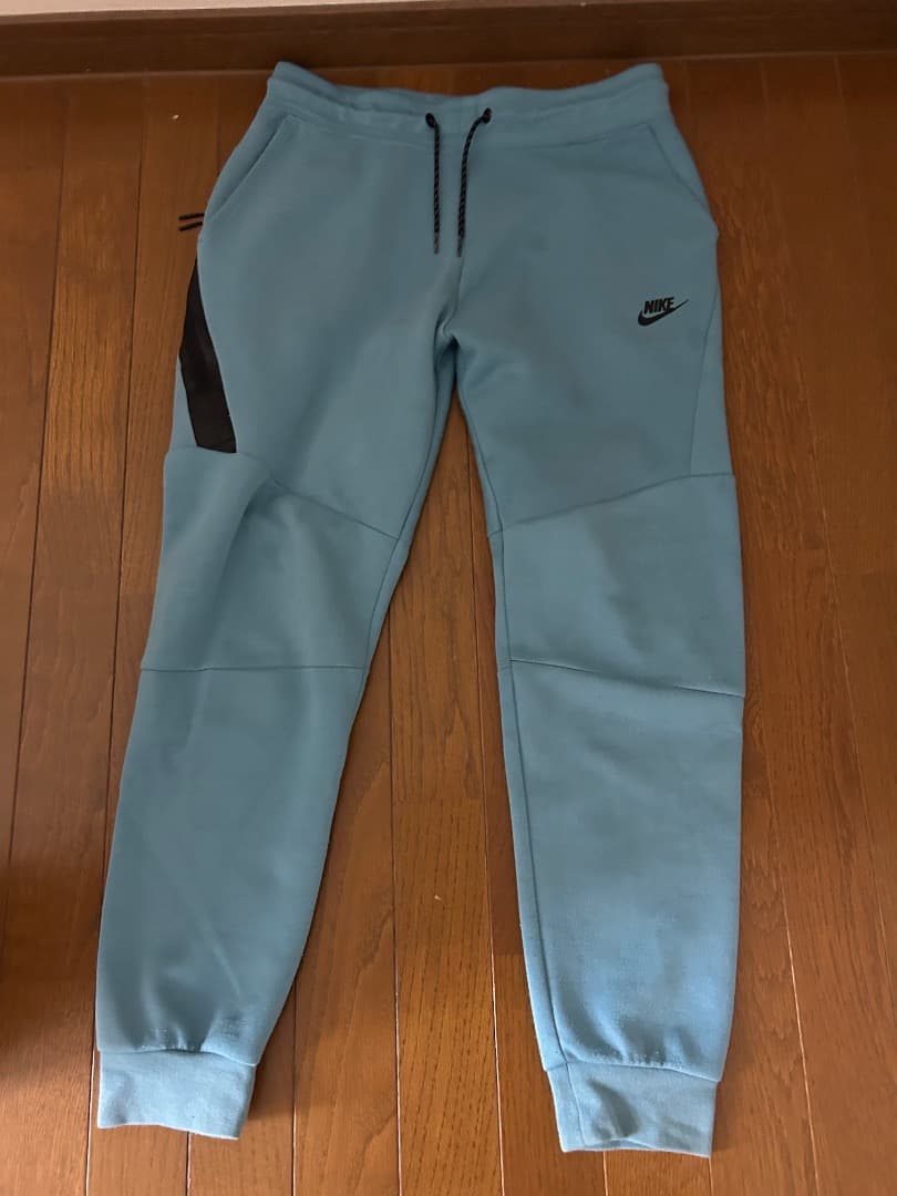 Nike テックフリース